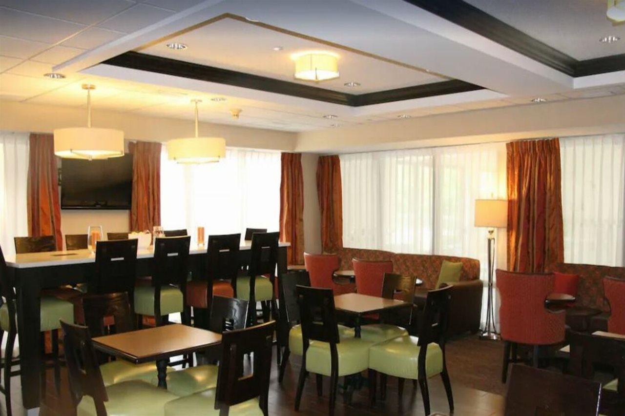 Hampton Inn Олив-Бранч Экстерьер фото