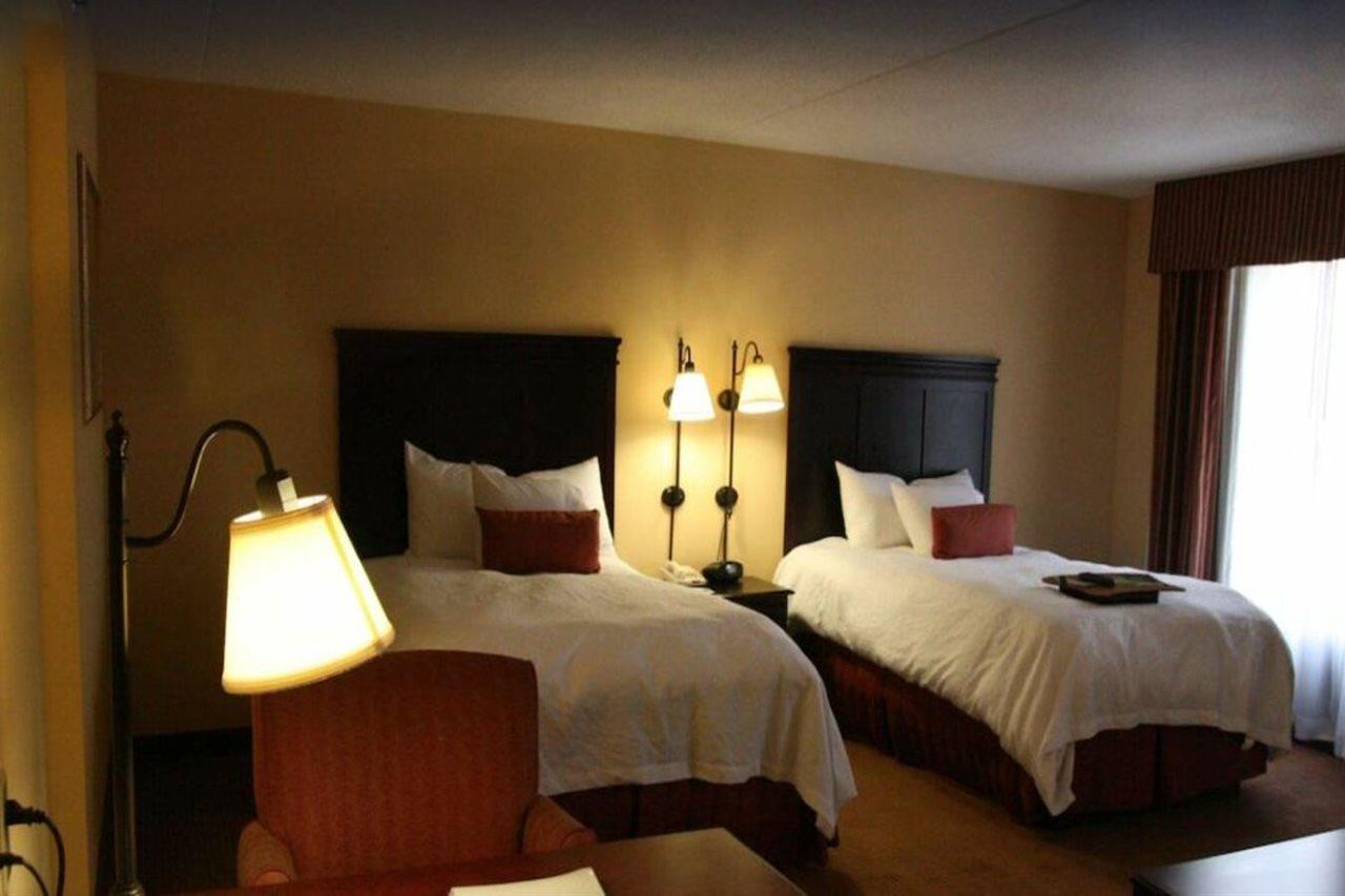 Hampton Inn Олив-Бранч Экстерьер фото