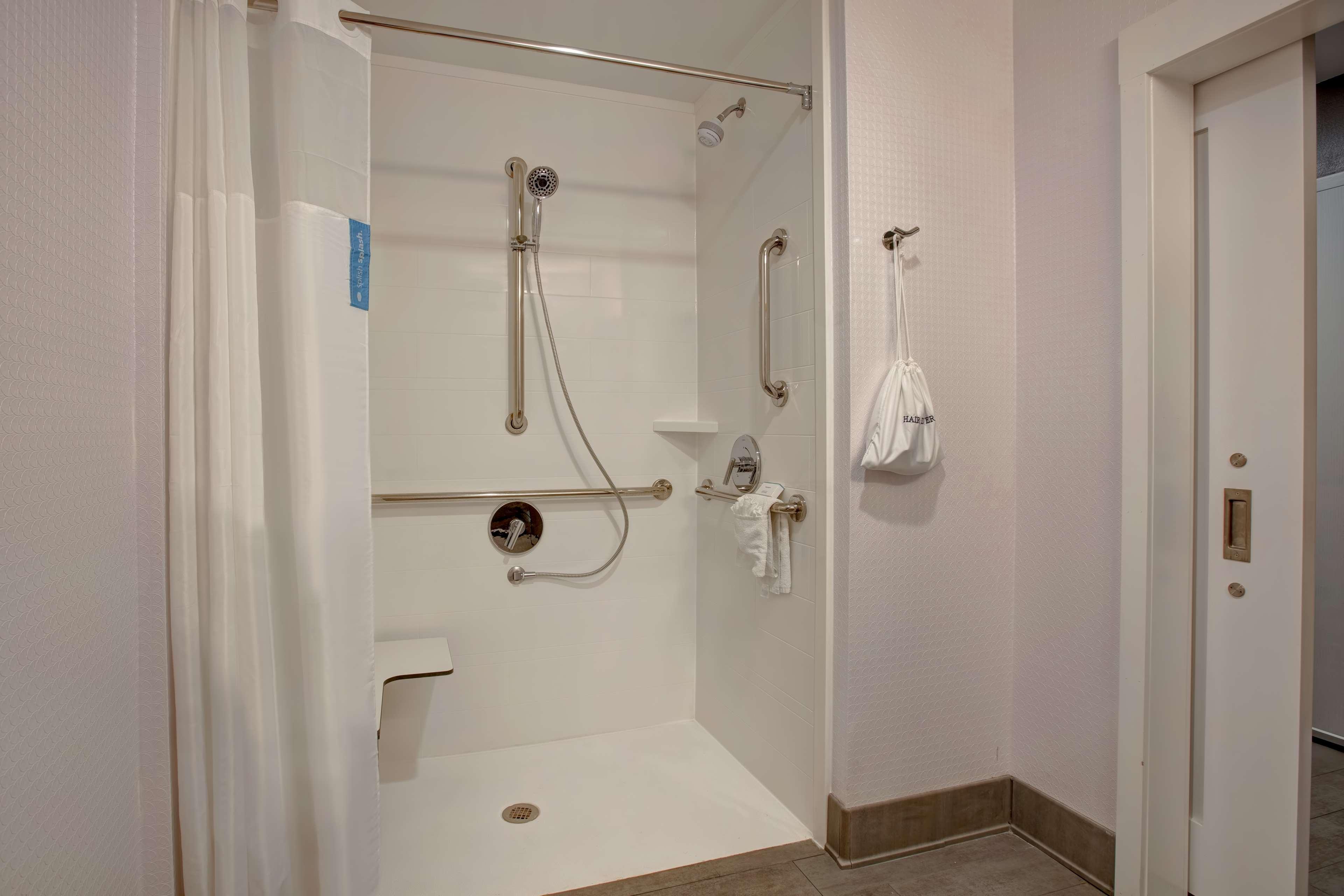 Hampton Inn Олив-Бранч Экстерьер фото