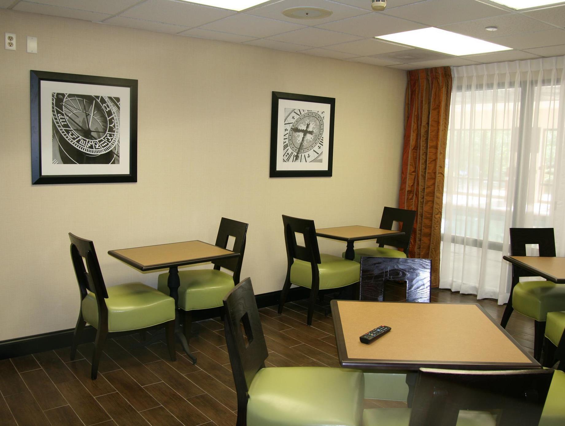 Hampton Inn Олив-Бранч Экстерьер фото
