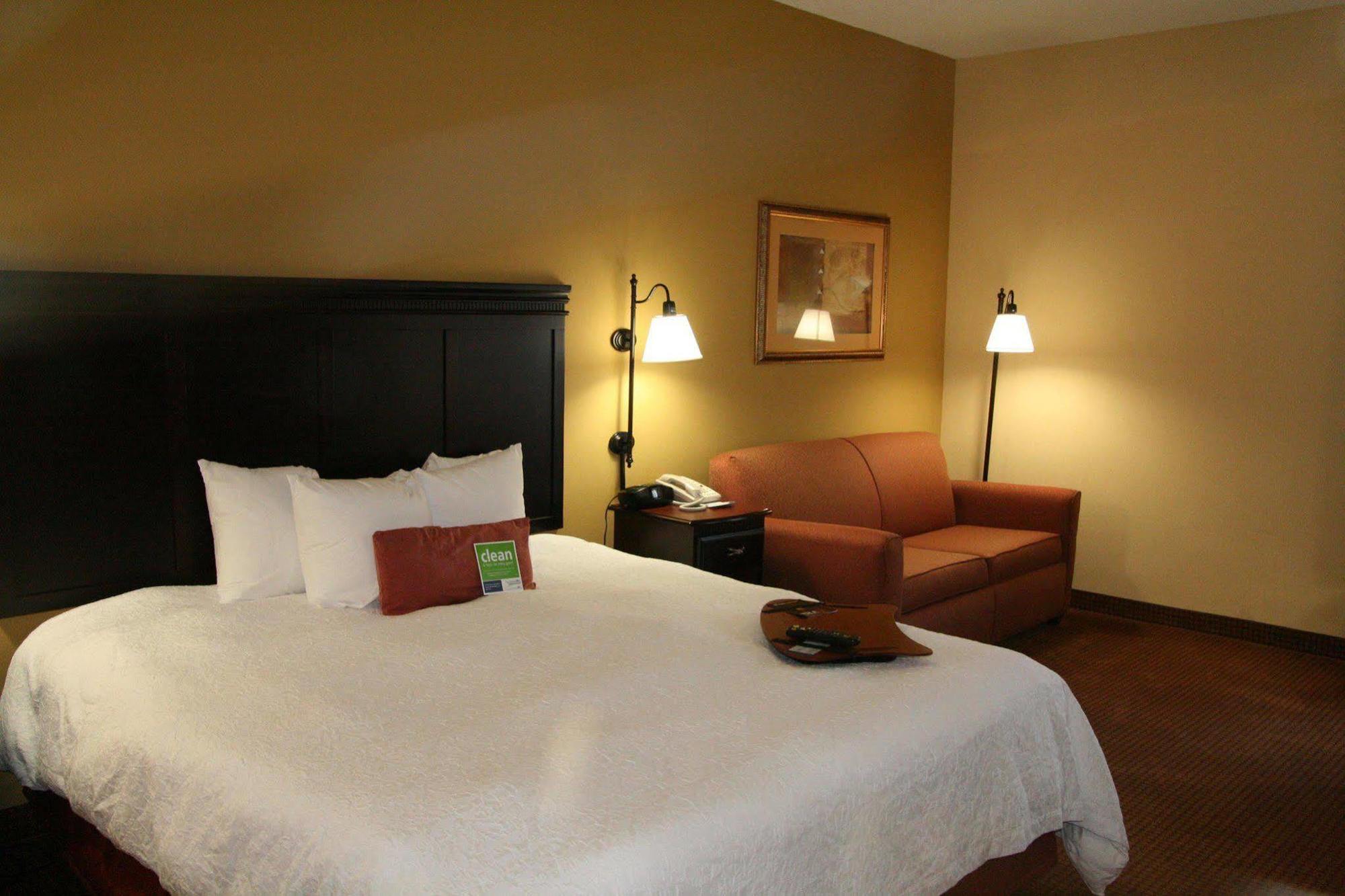 Hampton Inn Олив-Бранч Номер фото